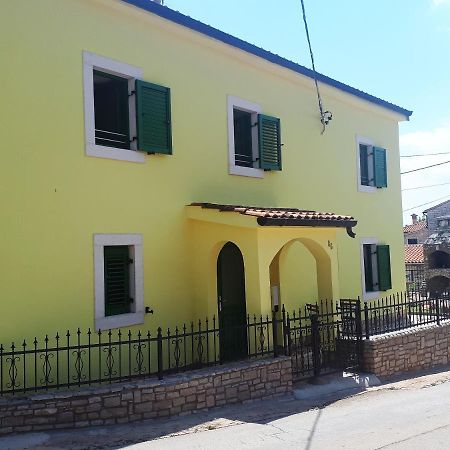 Apartment Terra Rossa Kaštelir Kültér fotó