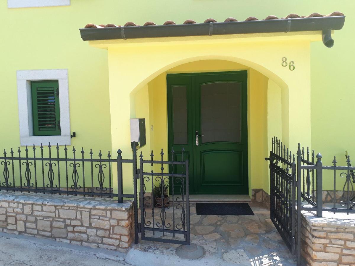 Apartment Terra Rossa Kaštelir Kültér fotó