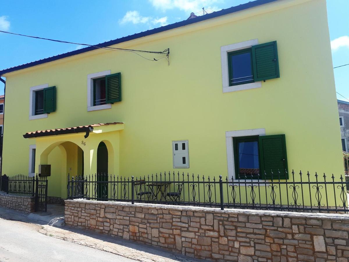 Apartment Terra Rossa Kaštelir Kültér fotó