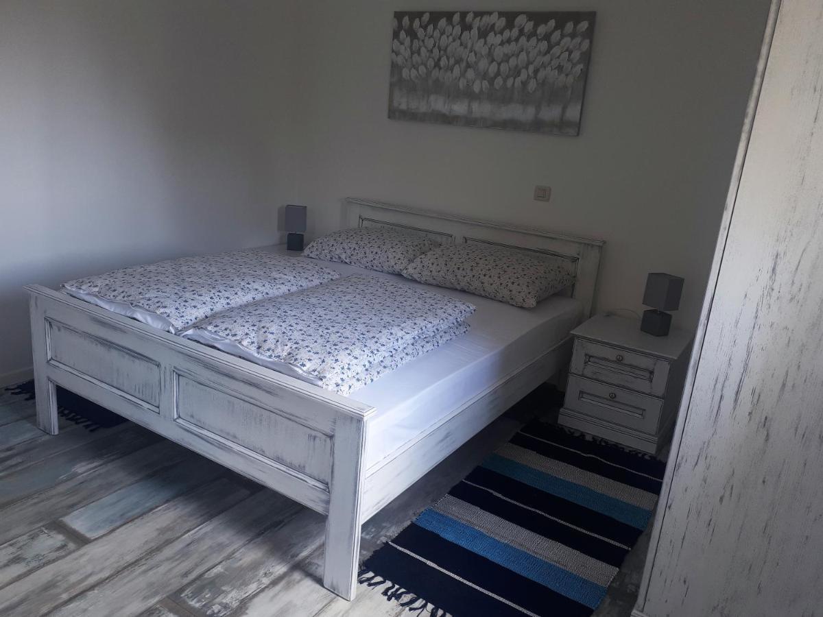 Apartment Terra Rossa Kaštelir Kültér fotó