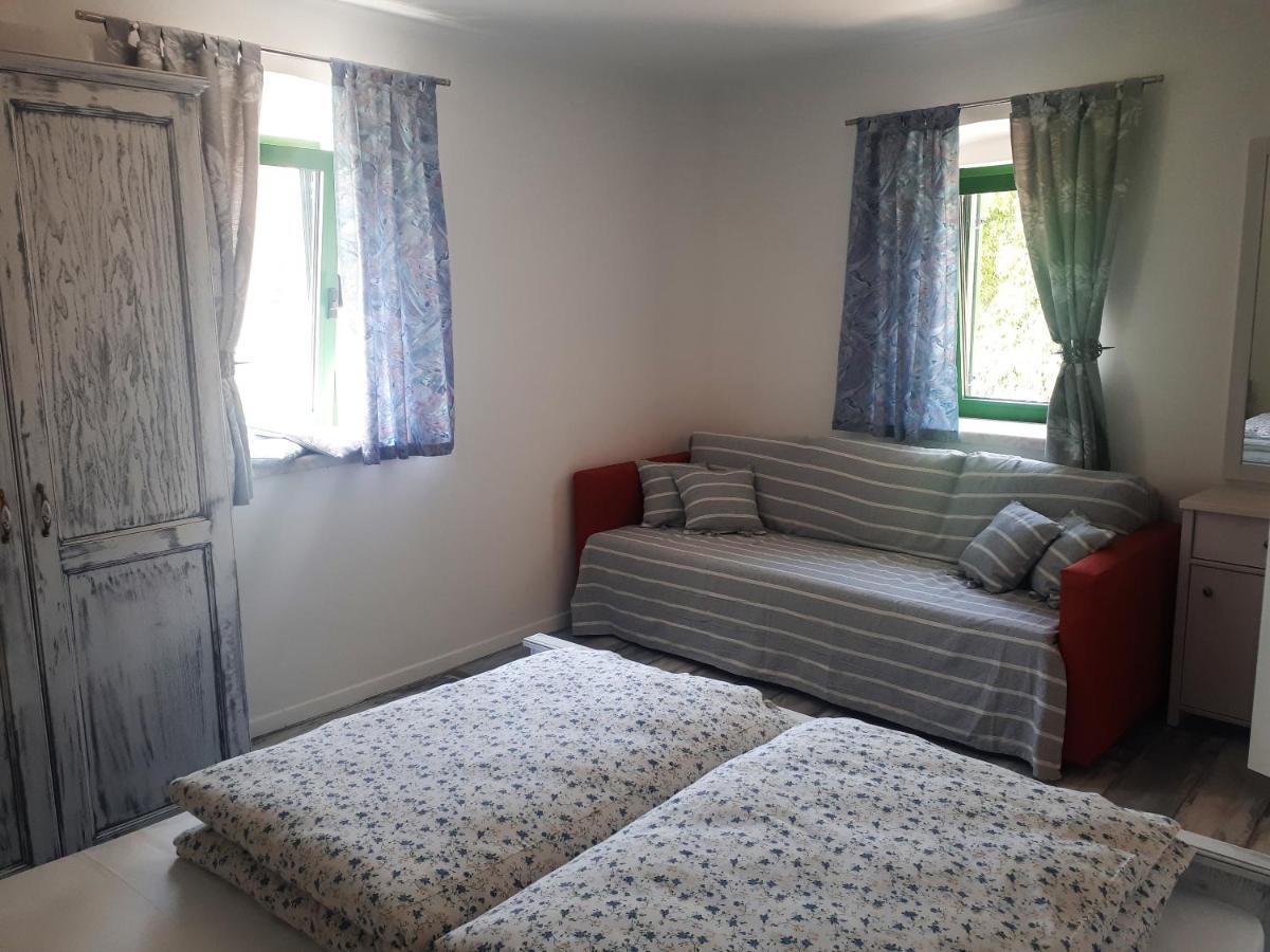 Apartment Terra Rossa Kaštelir Kültér fotó
