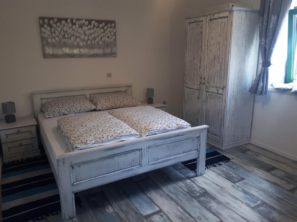 Apartment Terra Rossa Kaštelir Kültér fotó